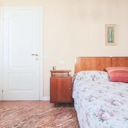 Casa Dei Tunon بيت للعطل